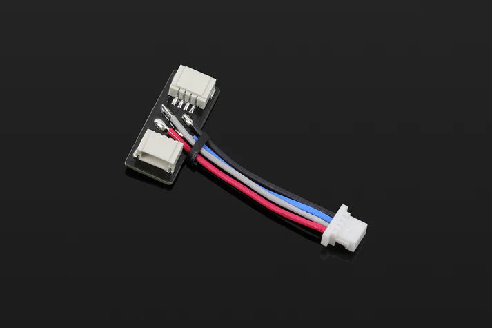 Divider ready for connecting many accessories (1x
power supply and 2x I/O) for TITAN II